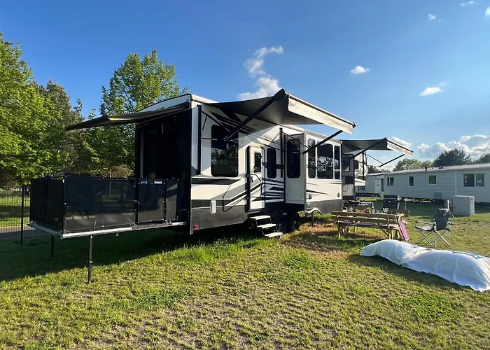 Camping Us Wohnauflieger Luxus